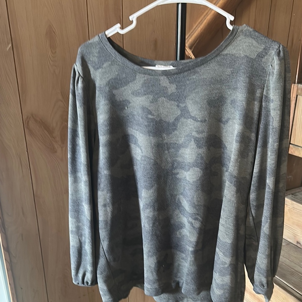 Jane and Delancey Gray 3/4 Sleeve Sweatshirt
